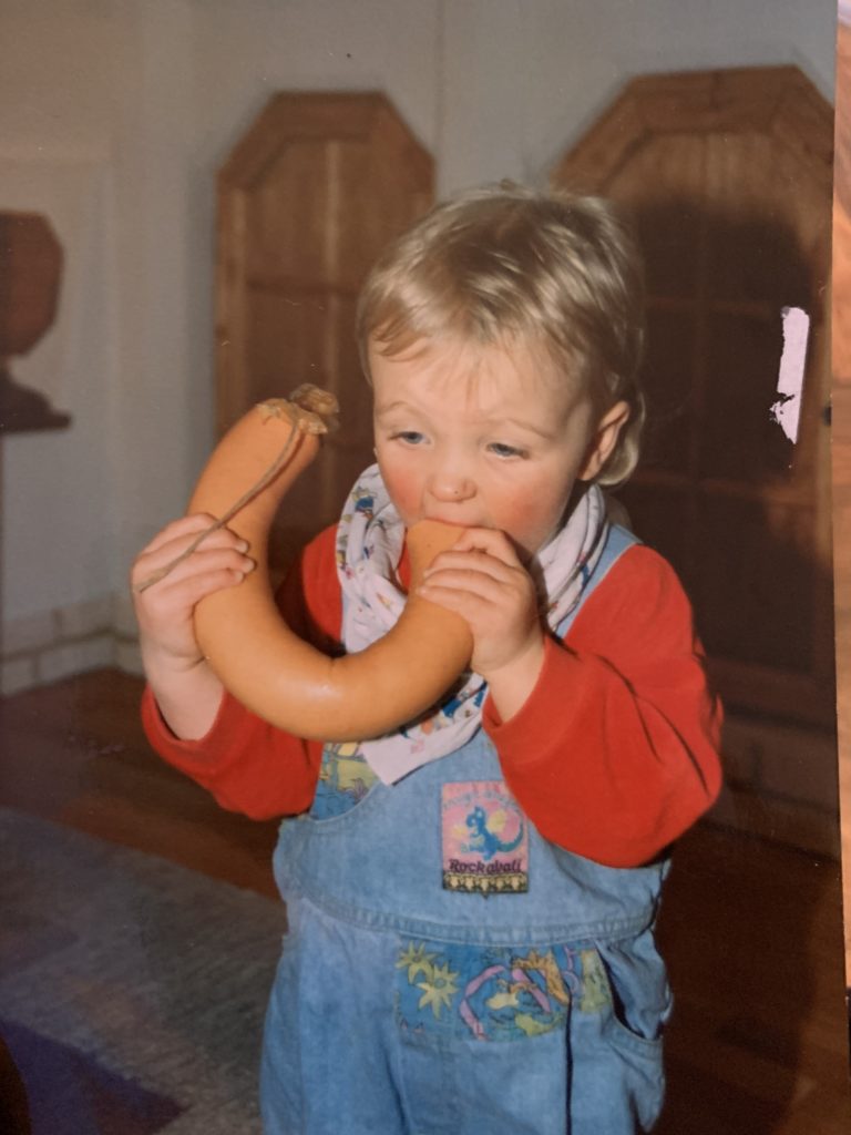 Ich als Kind mit Fleischwurstkringel